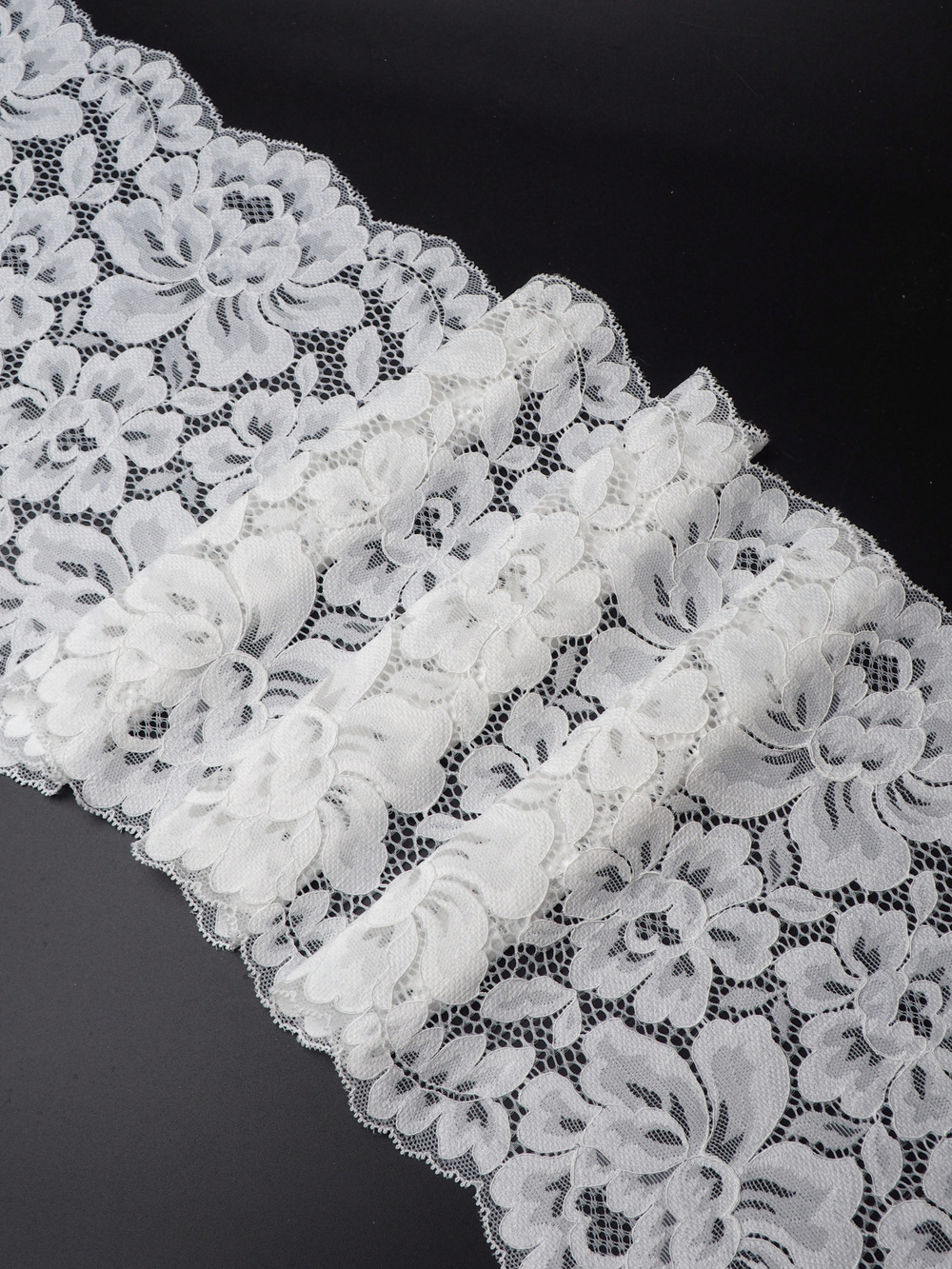 Эластичное кружево экрю ширина 23 см отрез ОТРЕЗЫ