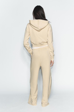 ZARA БРЮКИ ИЗ МЯГКОЙ ТКАНИ С ЭФФЕКТОМ ПОТЕРТОСТИ И ЗАКЛЕПКАМИ, ЦВЕТ СЛИВОЧНОГО МАСЛА