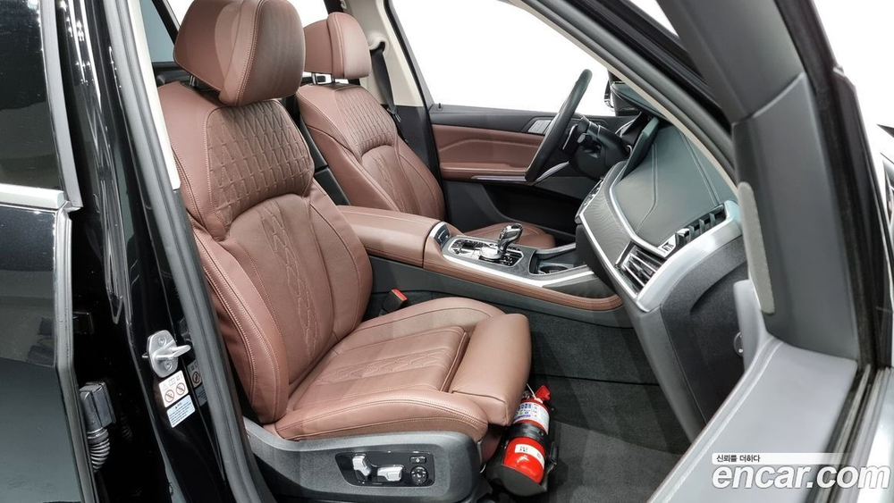 BMW X7 (G07) xDrive 40i Design Pure Excellence 7-и местный (03.2021)