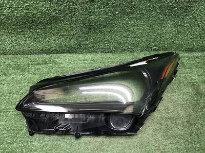 Стекло фары левое Lexus NX (2014-2017)