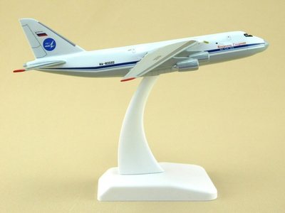 Модель самолета Ан-124-100 (М1:400, ВВС России, RF-82032, Владимир Гладилин)