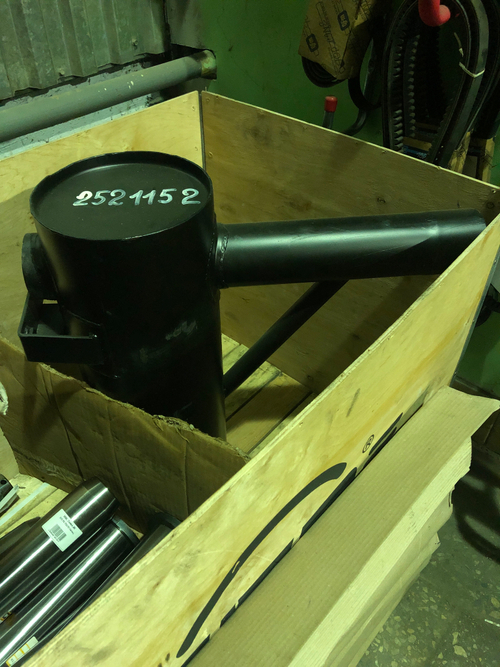 2521152 глушитель для бульдозера CAT D6M