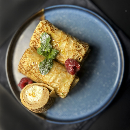 Блинчик с творогом и курагой