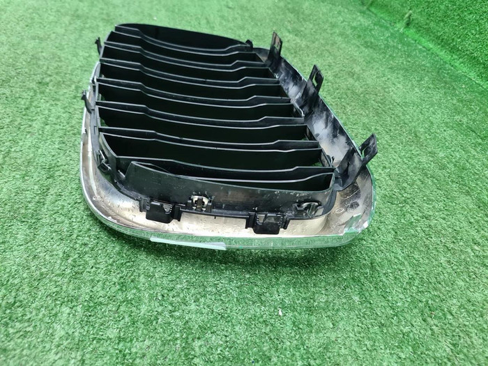 Решетка радиатора правая BMW X3 G01 X4 G02 (17-21)