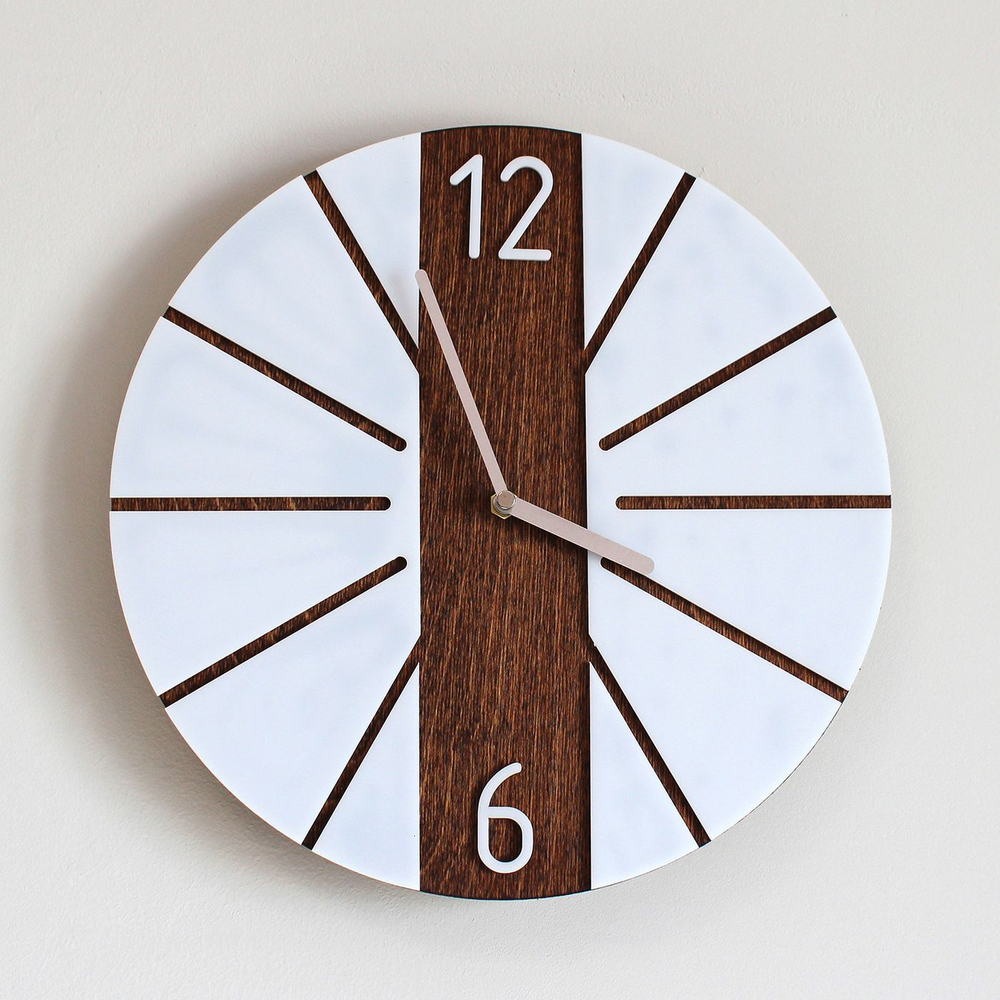 Часы настенные в эко стиле из натурального дерева - 30 см.