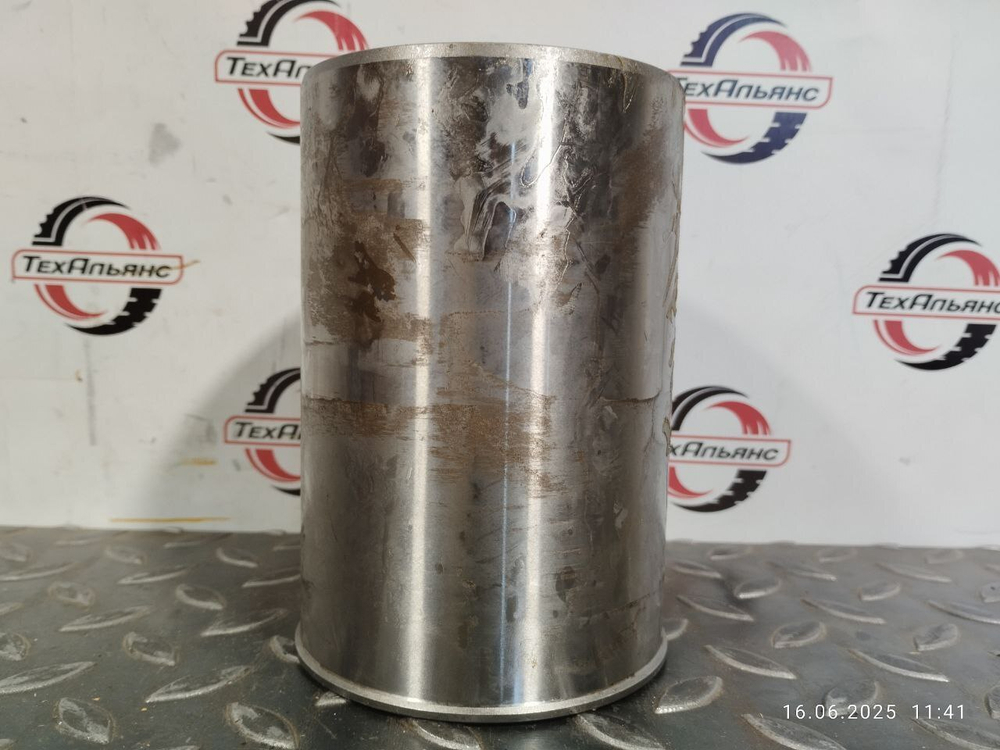 Втулка 195-21-32522