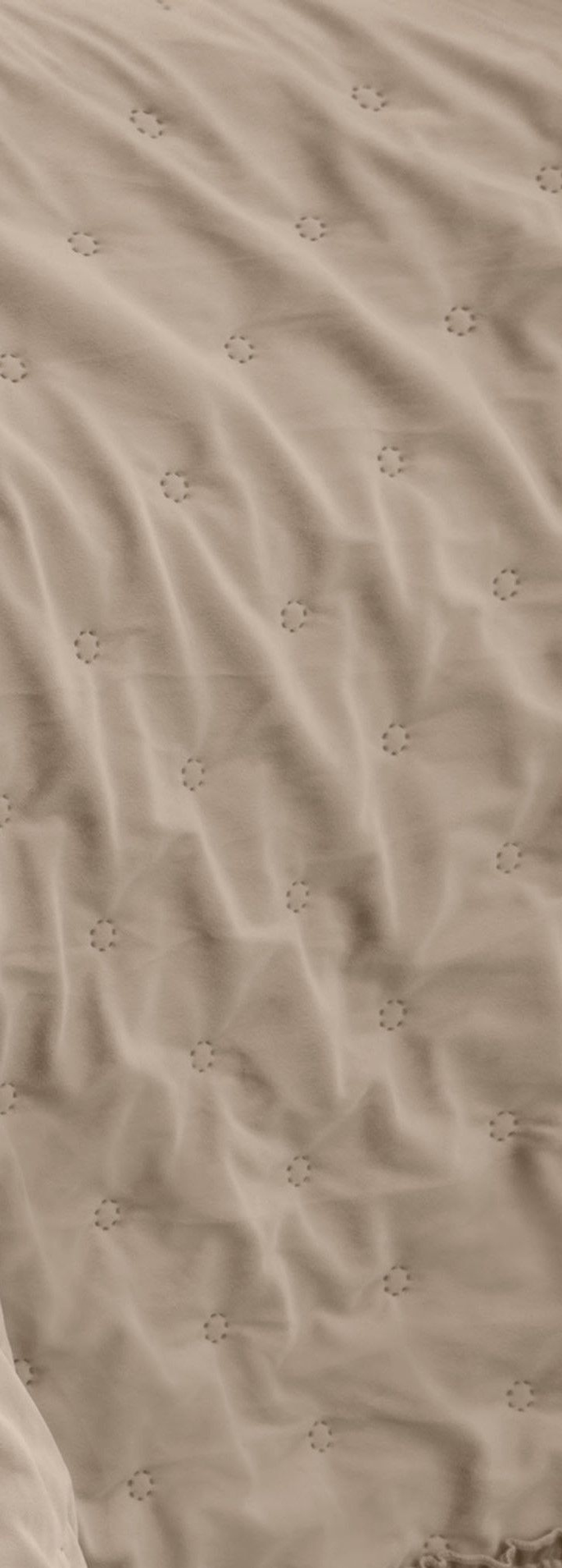 Подушка декоративная сердце с рюшами "Аллюр" ПЕСОК 45х45см