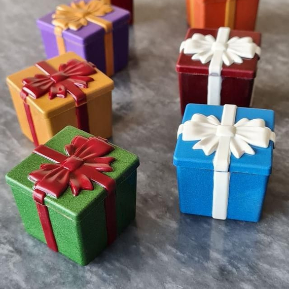 889 | Форма для шоколадных конфет &quot;Коробка подарка&quot; (275х175 мм)