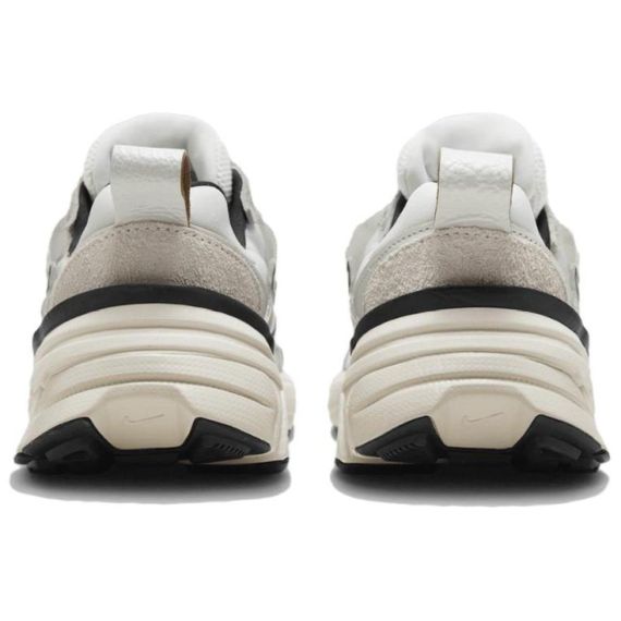 NIKE V2K Run Беговые кроссовки Низкие Топ Бежево-белый Черный Унисекс