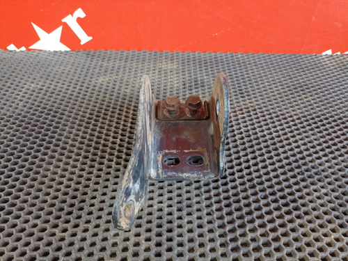 Кронштейн торсиона кабины правый