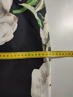 Юбка Guzella с крупными цветами, маркировка 44, визуально 50 размер