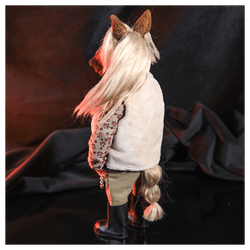 Конь в пальто