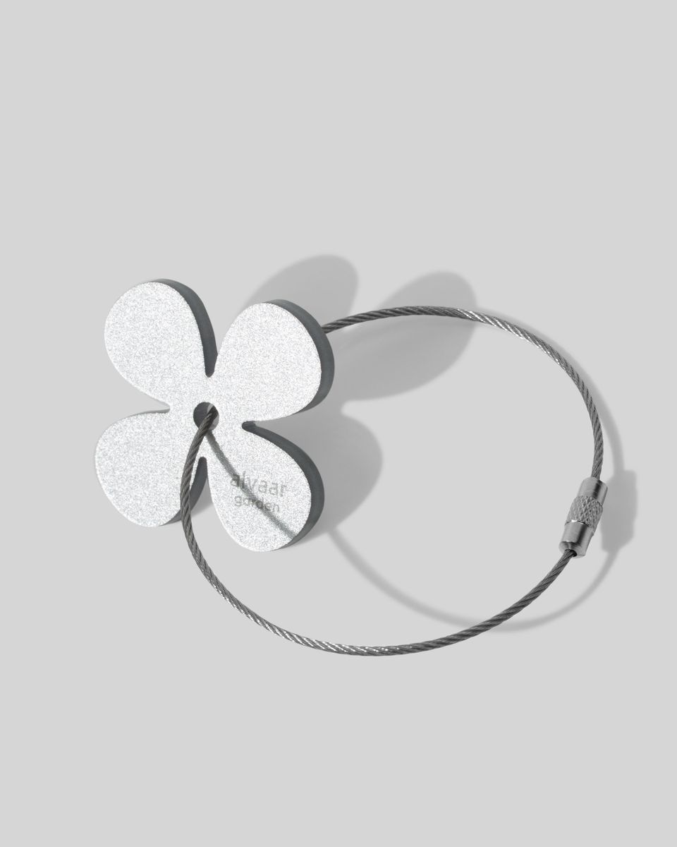 Большой брелок Flower Silver