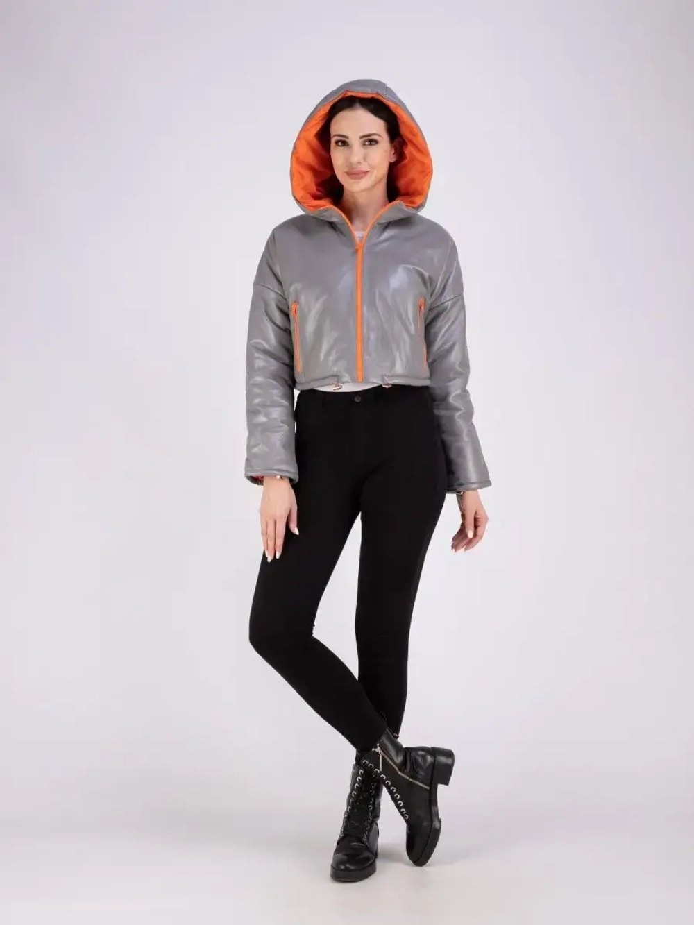 Куртка кожаная короткая утепленная с капюшоном демисезон