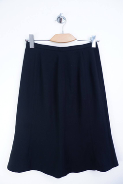 Юбка произведенная в Кореи, высокого качества и удачной формы 44 размер