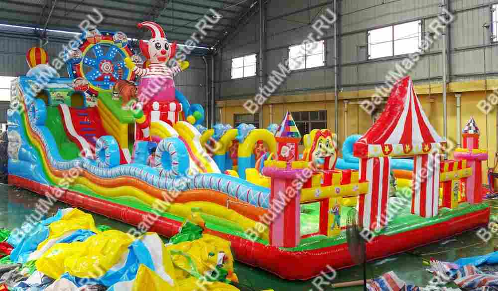 Коммерческий надувной батут "Максипарк развлечений" 18*9*8 м