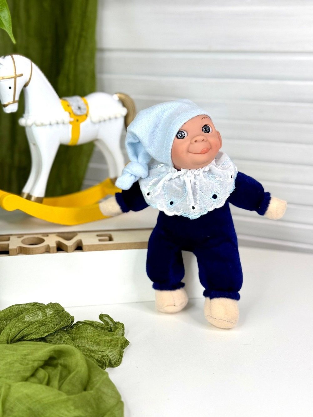 Кукла LAMAGIK мягконабивная 23см Caritas (304U1)