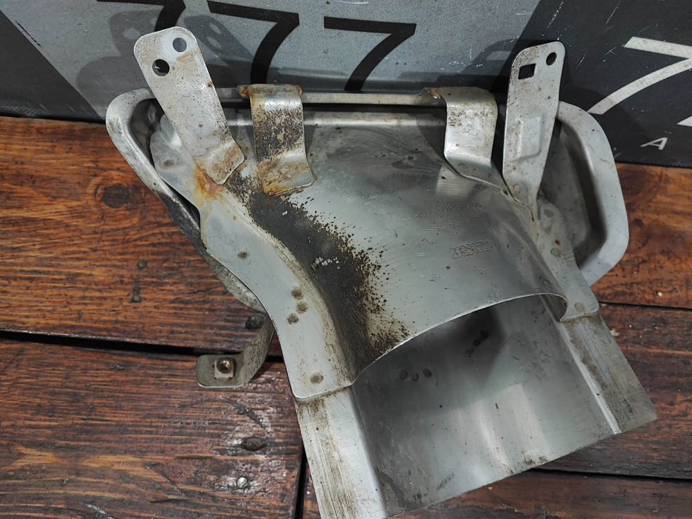 Насадка глушителя левая GAC GS8 2 21-нв Б/У Оригинал 7106091DRS0100