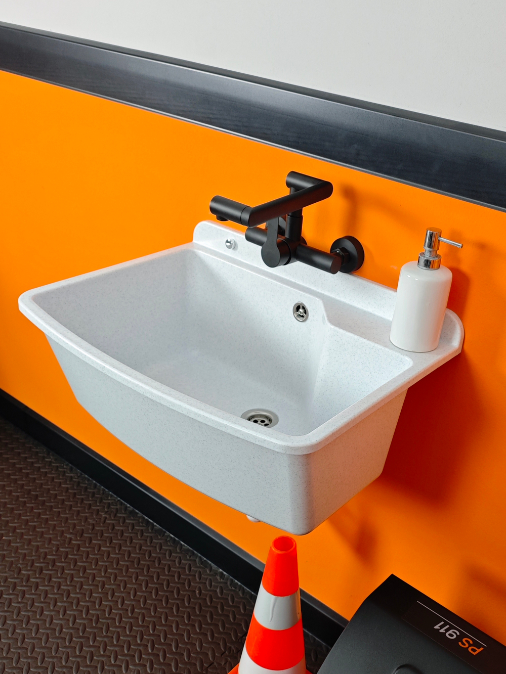 Пластиковая техническая раковина MAXIMUS WHITE