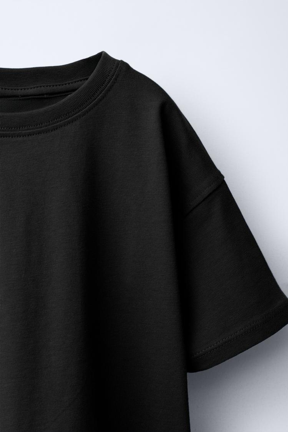 ZARA БАЗОВАЯ ФУТБОЛКА, ЧЕРНЫЙ