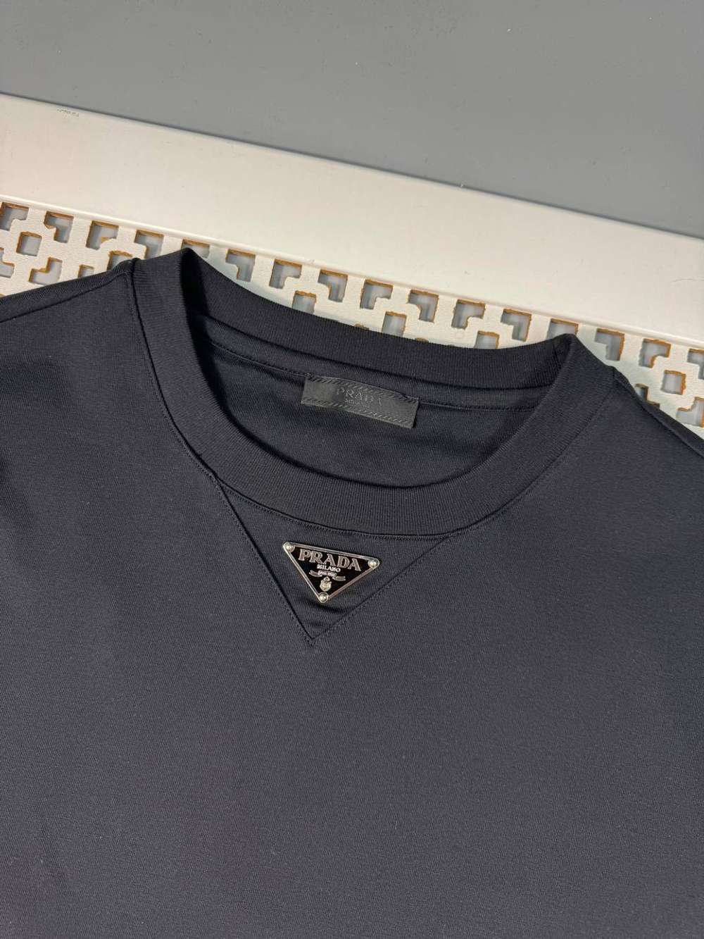 Футболка Prada