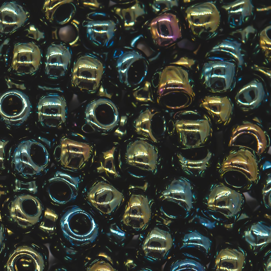 Японский бисер TOHO Round 6/0 (№84), металлизированный, непрозрачный глянцевый