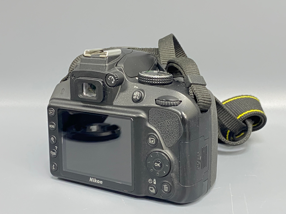 Nikon D3300 kit 18-55mm 8000 кадров