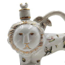Тарасюк Иван. Штоф. Лев. Фарфорие. Авторская роспись. ЛФЗ. 2013 г.