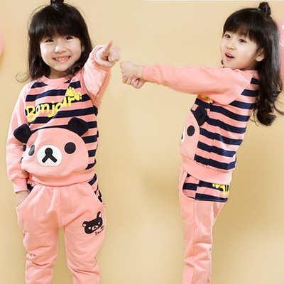 Костюм с контрастными полосками и принтом панды с надписью