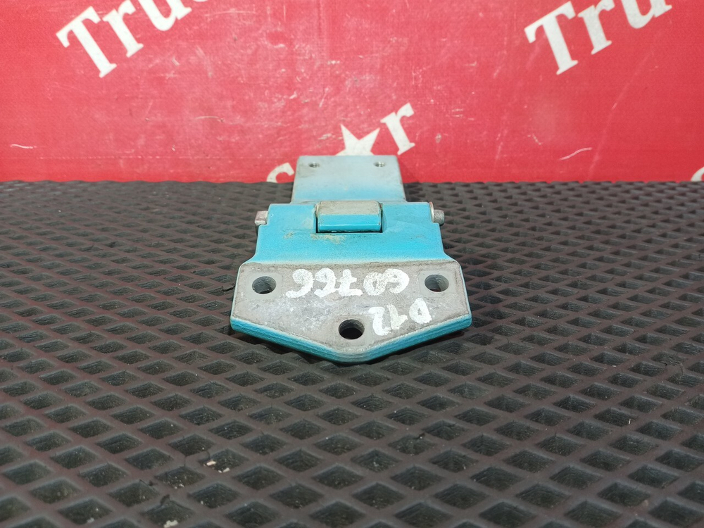 Петля двери 2019 г.