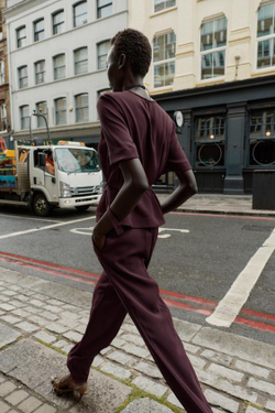 ZARA ПРЯМЫЕ БРЮКИ С ДЕКОРАТИВНОЙ СТРОЧКОЙ, БАКЛАЖАНОВЫЙ