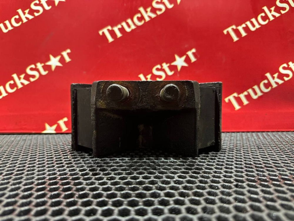 Подушка двигателя передняя 2018г