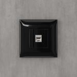 Компьютерная розетка RJ-45 без шторки в стену, кат.5e одинарная экранированная, "Avanti", "Черный квадрат"