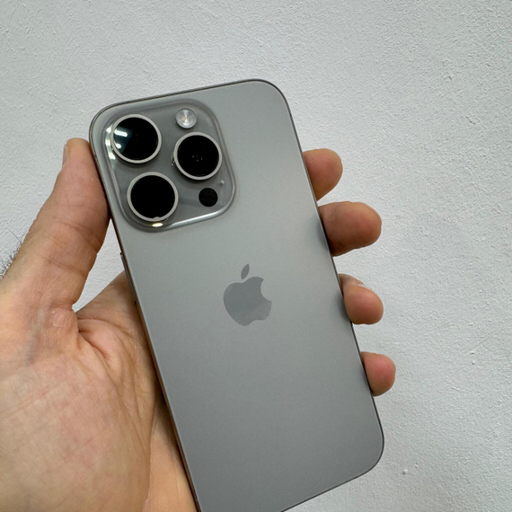Apple iPhone 15 Pro 256GB акб 90% (полный комплект)