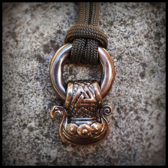 Кулон "Драккар с кольцом " , брелок для ключей , бронза