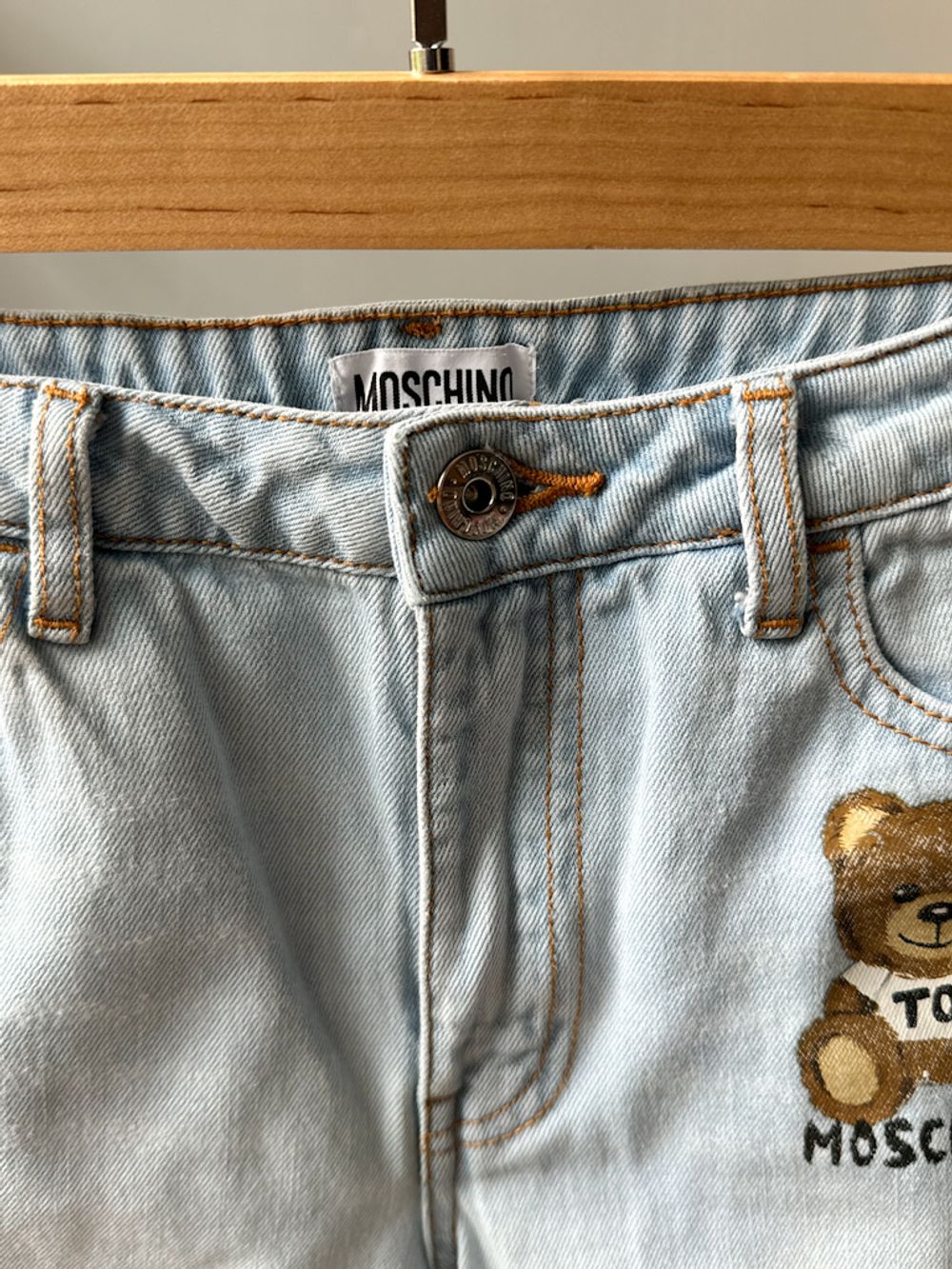 Джинсы Moschino, 116