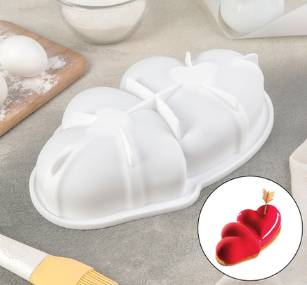 Форма силиконовая для муссовых десертов и выпечки «Влюблённые сердца», 27×17 см, цвет белый