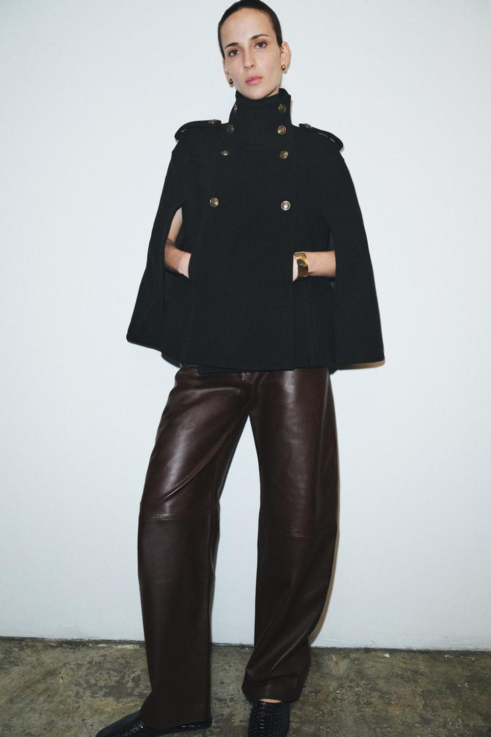 ZARA НАКИДКА ИЗ СМЕСОВОЙ ШЕРСТИ С МЕТАЛЛИЧЕСКИМИ ПУГОВИЦАМИ — ZW COLLECTION, ЧЕРНЫЙ