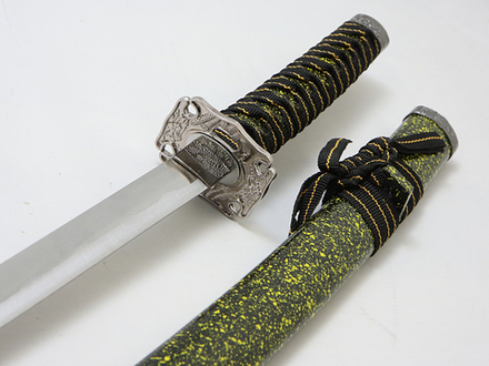 Armas Del Mundo Меч самурайский. Ножны черные с желтым крапом, цуба серебро