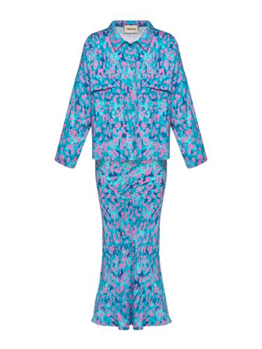 Розово-голубой костюм-двойка с принтом