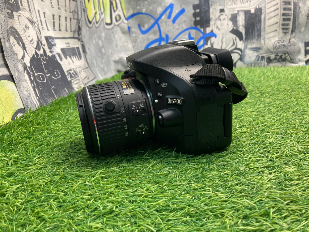 Nikon D5200 4.500 кадров + kit 18-55mm VR II