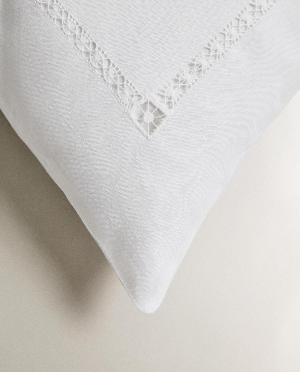 Zara Home наволочка декоративная из хлопка, молочный
