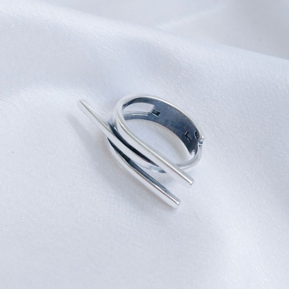 &quot;Прута&quot; кольцо в серебряном покрытии из коллекции &quot;Young&quot; от Jenavi
