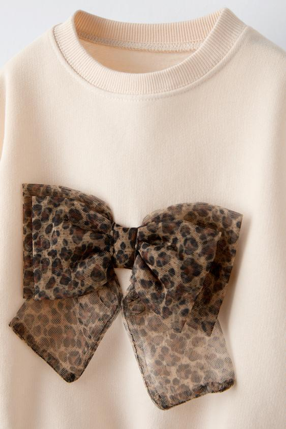 ZARA ТОЛСТОВКА С БАНТОМ С АНИМАЛИСТИЧЕСКИМ ПРИНТОМ, СВЕТЛО-ПЕСОЧНЫЙ