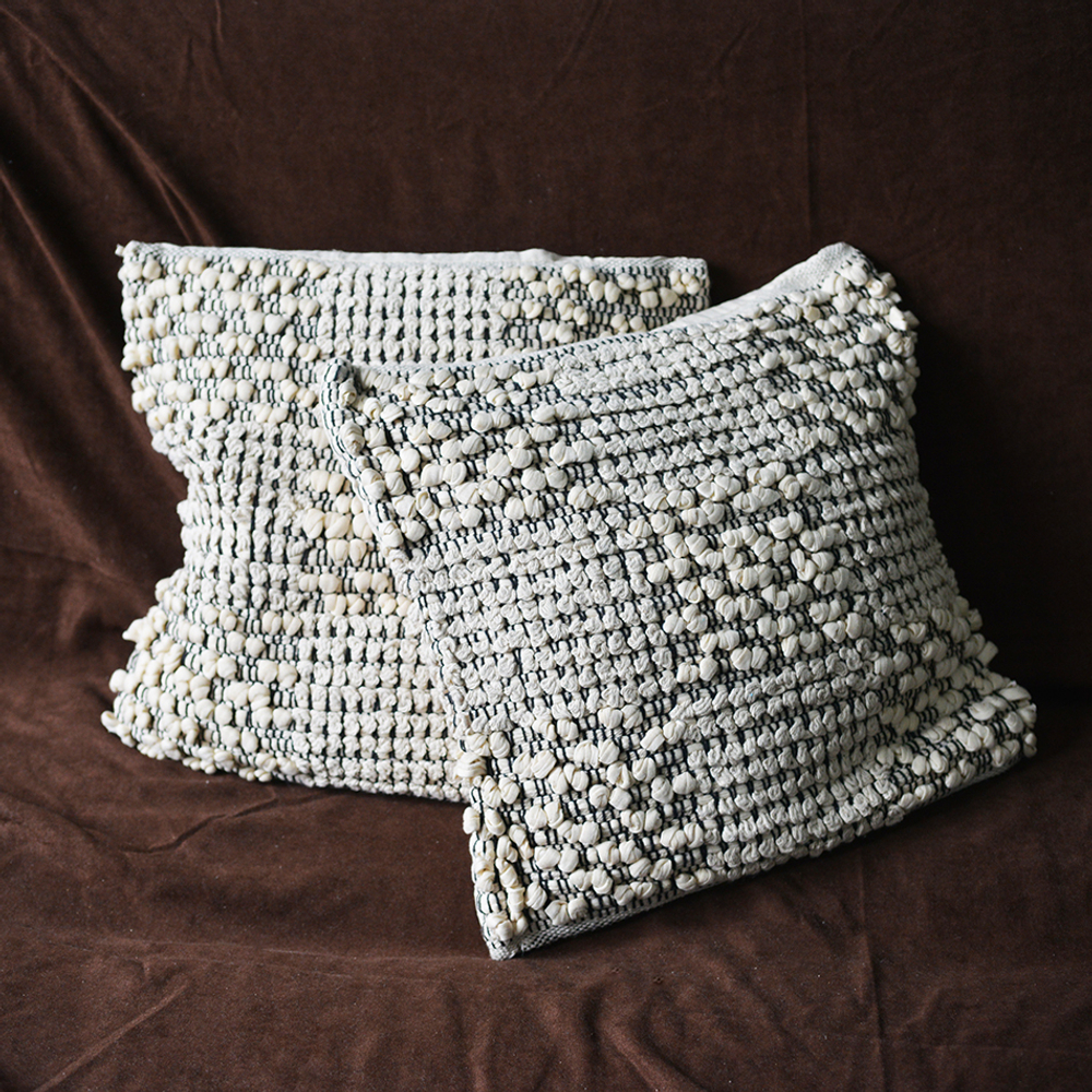 Декоративная наволочка на подушку в бохо-стиле