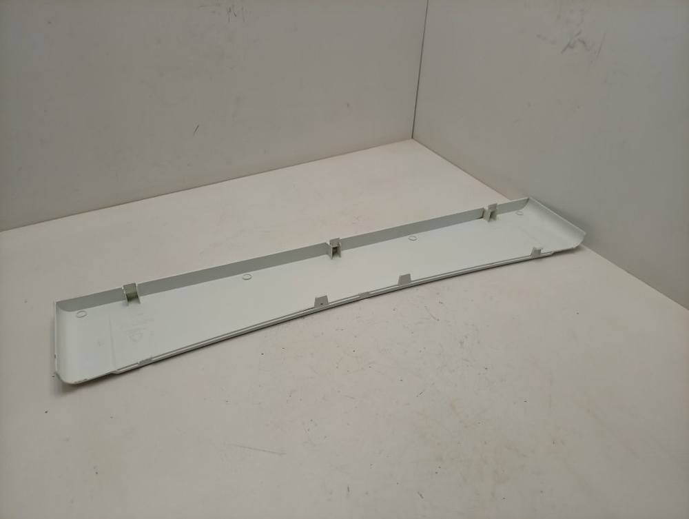 IWUE4105CIS кт64 Декоративная нижняя панель для стиральной машины Indesit 1480257553 б/у