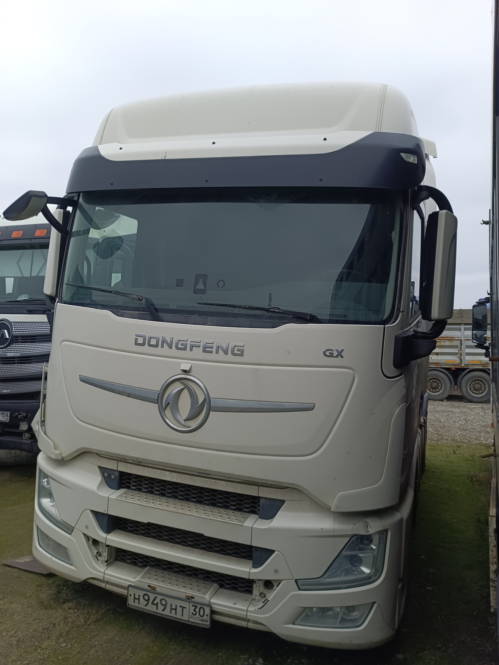 DongFeng DFH 4x2 Седельный тягач DFH4180 (Дизельный, 13,5 л, 518 л.с., АТ)