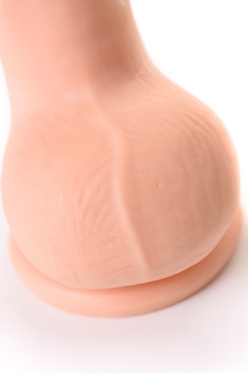 Фаллоимитатор RealStick на присоске телесный 15 см