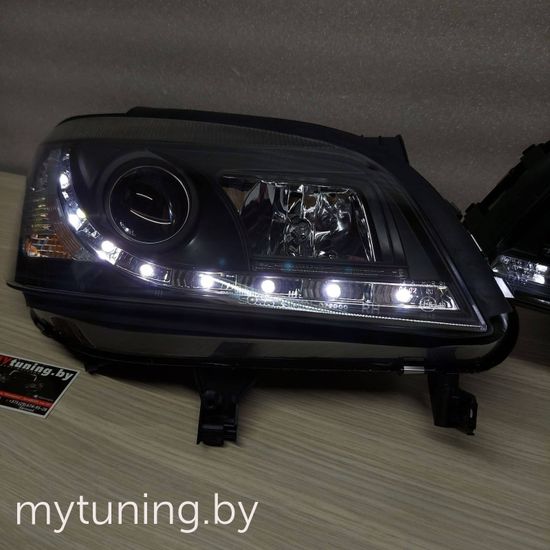 Передние фары daylight black для Opel Zafira A