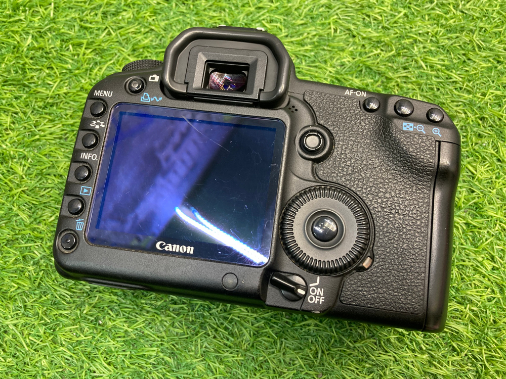 Canon EOS 5D Mark II 29.300 кадров